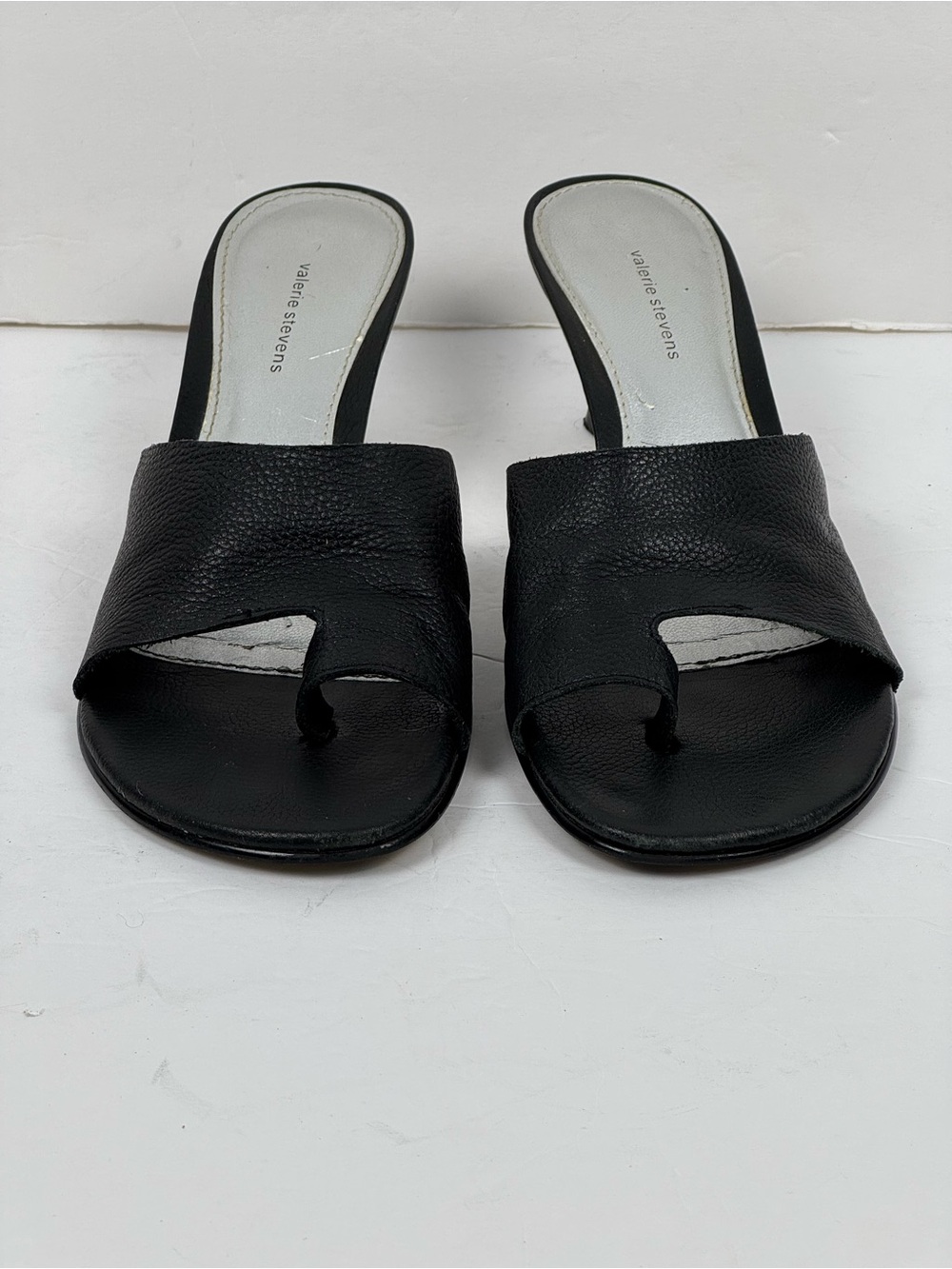 Valerie Stevens Black Leather Toe Loop Slide Sandals 7.5 (EU 38) - Picture 3 of 16
